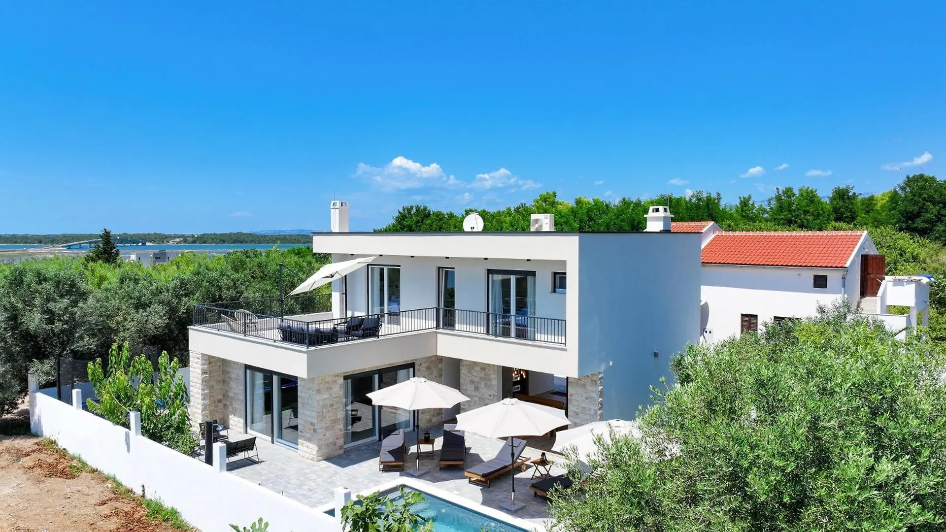 Crowonder Villa Bura With Heated Swimming Pool And Jacuzzi Privlaka  Kroatien