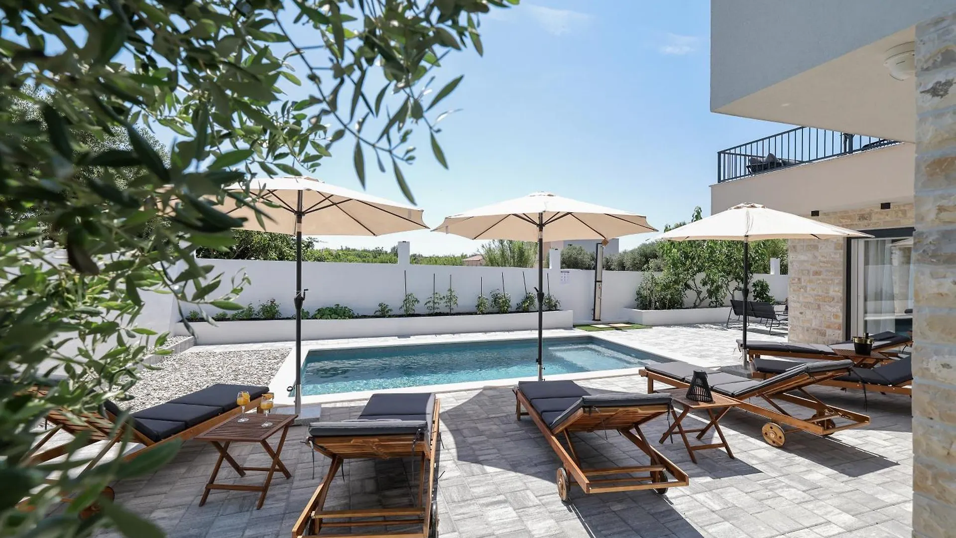 Crowonder Villa Bura With Heated Swimming Pool And Jacuzzi Privlaka  0*, Privlaka (Zadar) Kroatien
