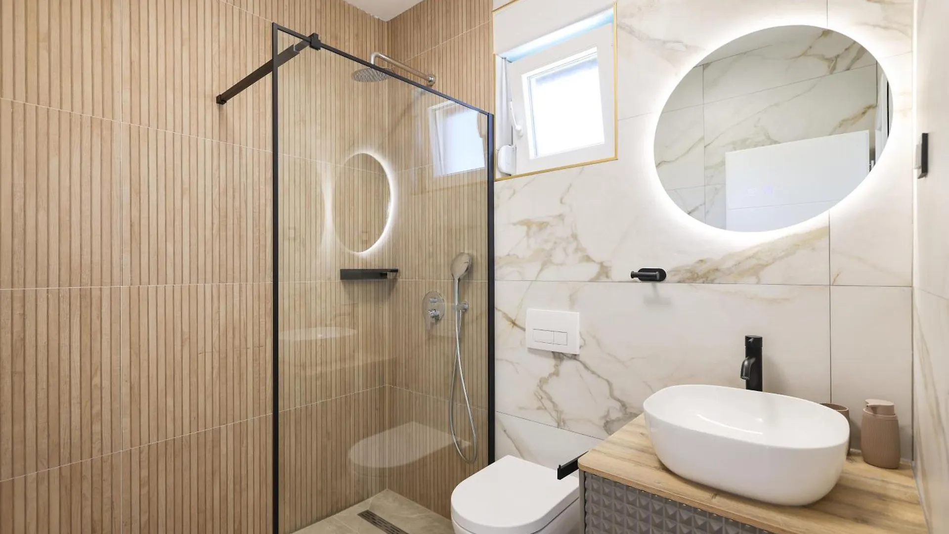 Crowonder Villa Bura With Heated Swimming Pool And Jacuzzi Privlaka