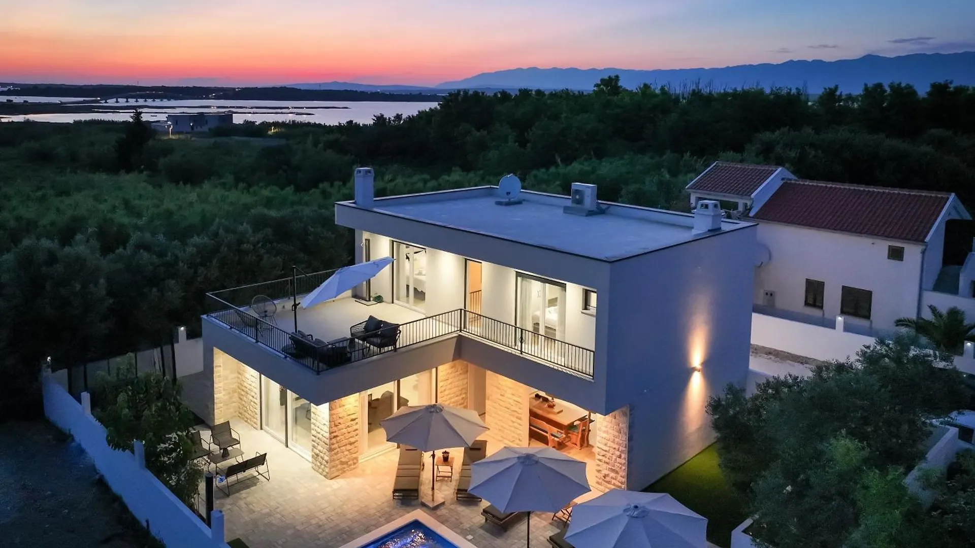 Crowonder Villa Bura With Heated Swimming Pool And Jacuzzi Privlaka  0*, Privlaka (Zadar)