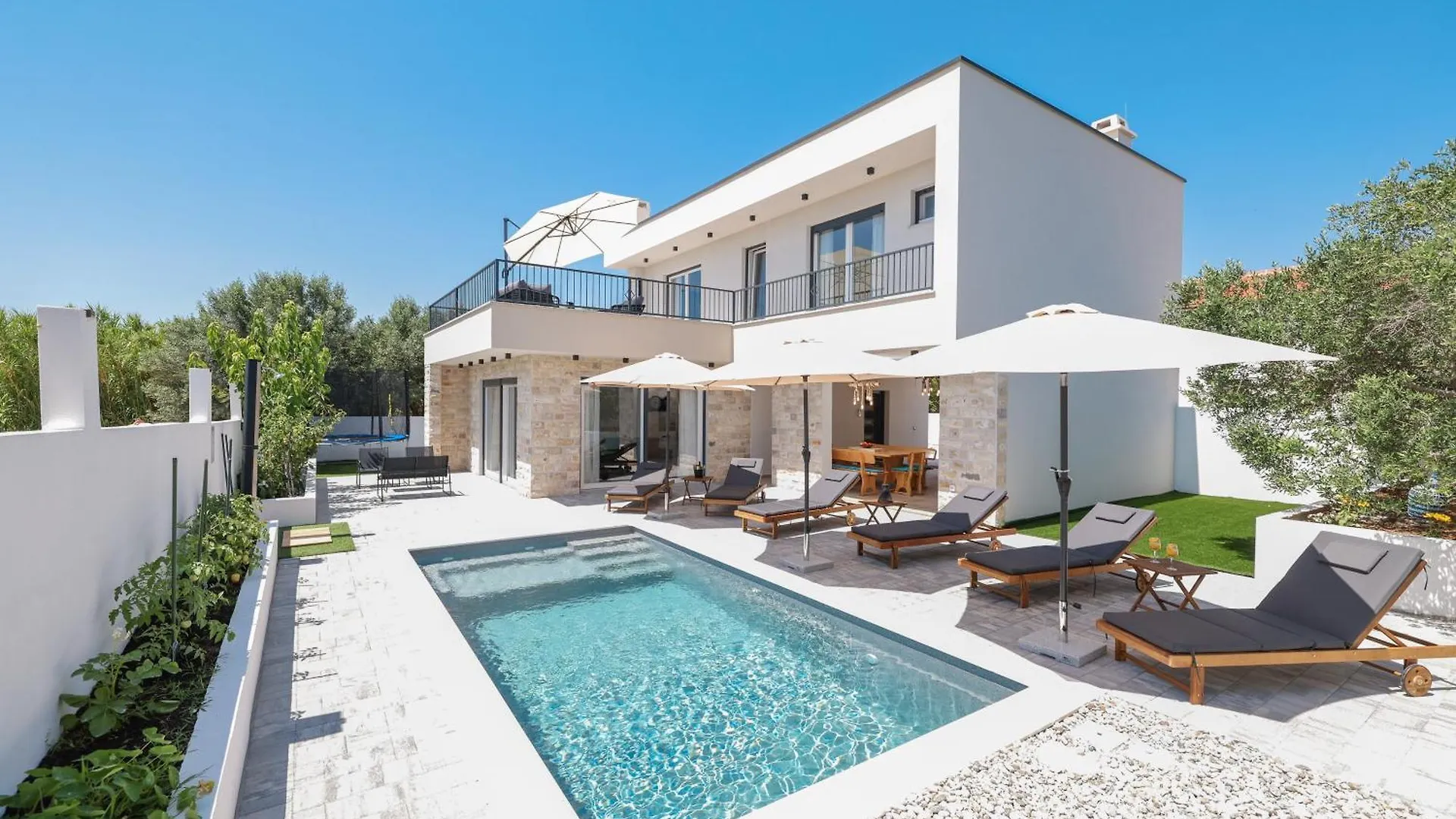 Crowonder Villa Bura With Heated Swimming Pool And Jacuzzi Privlaka