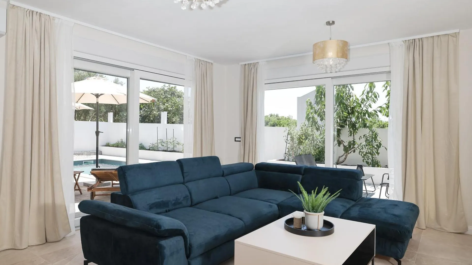 Crowonder Villa Bura With Heated Swimming Pool And Jacuzzi Privlaka  0*, Privlaka (Zadar) Kroatien