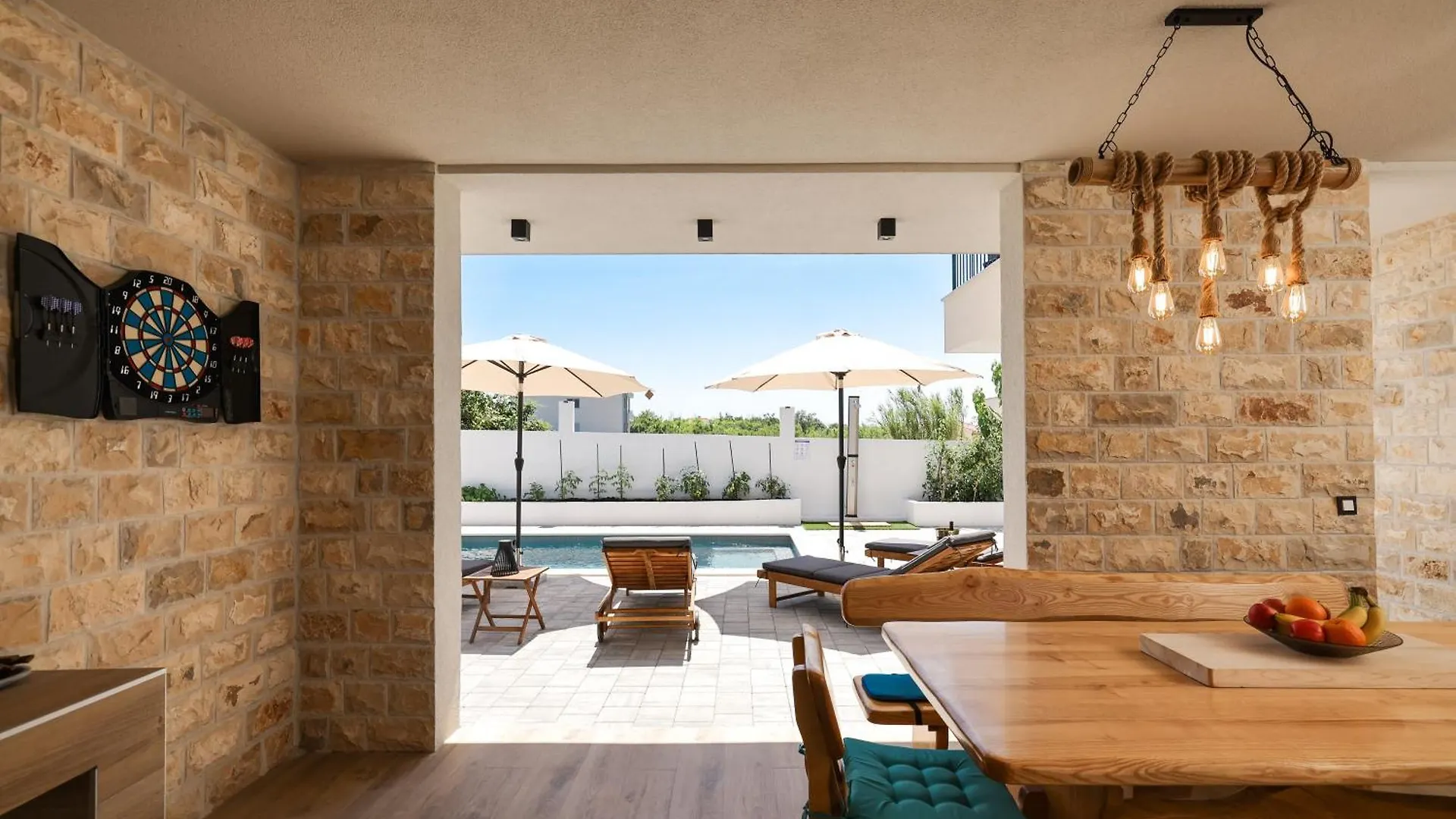 Crowonder Villa Bura With Heated Swimming Pool And Jacuzzi Privlaka  Kroatien