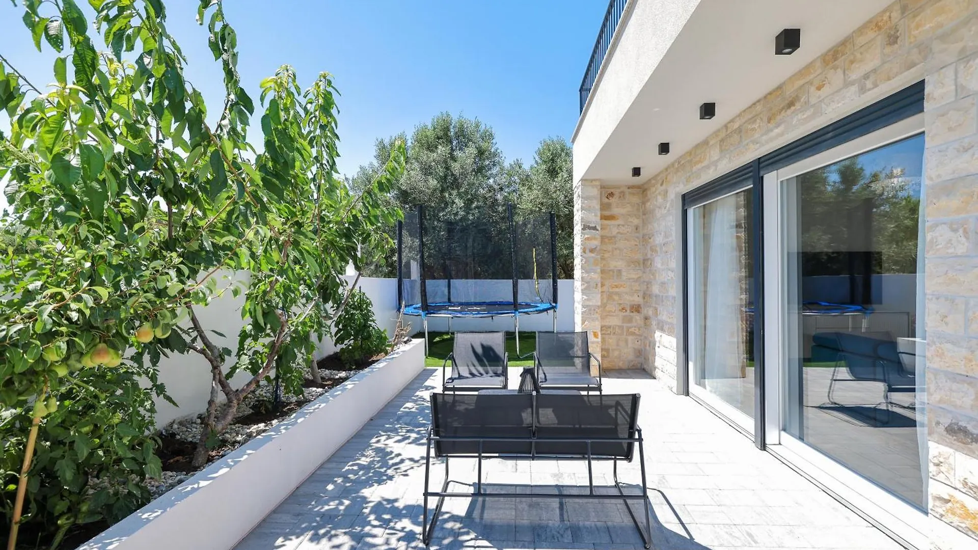 Crowonder Villa Bura With Heated Swimming Pool And Jacuzzi Privlaka  Kroatien