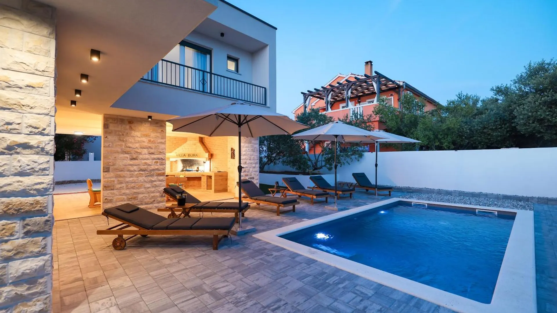 Crowonder Villa Bura With Heated Swimming Pool And Jacuzzi Privlaka