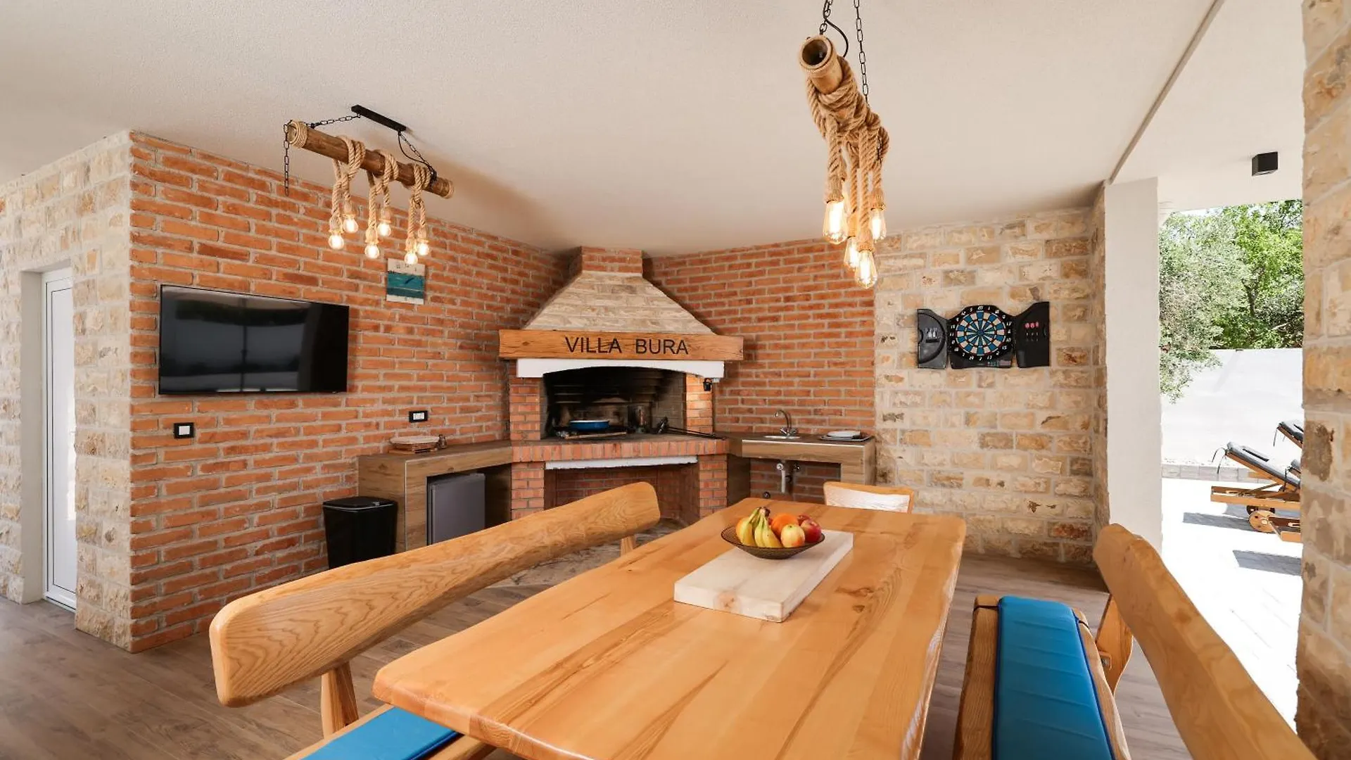 Crowonder Villa Bura With Heated Swimming Pool And Jacuzzi Privlaka