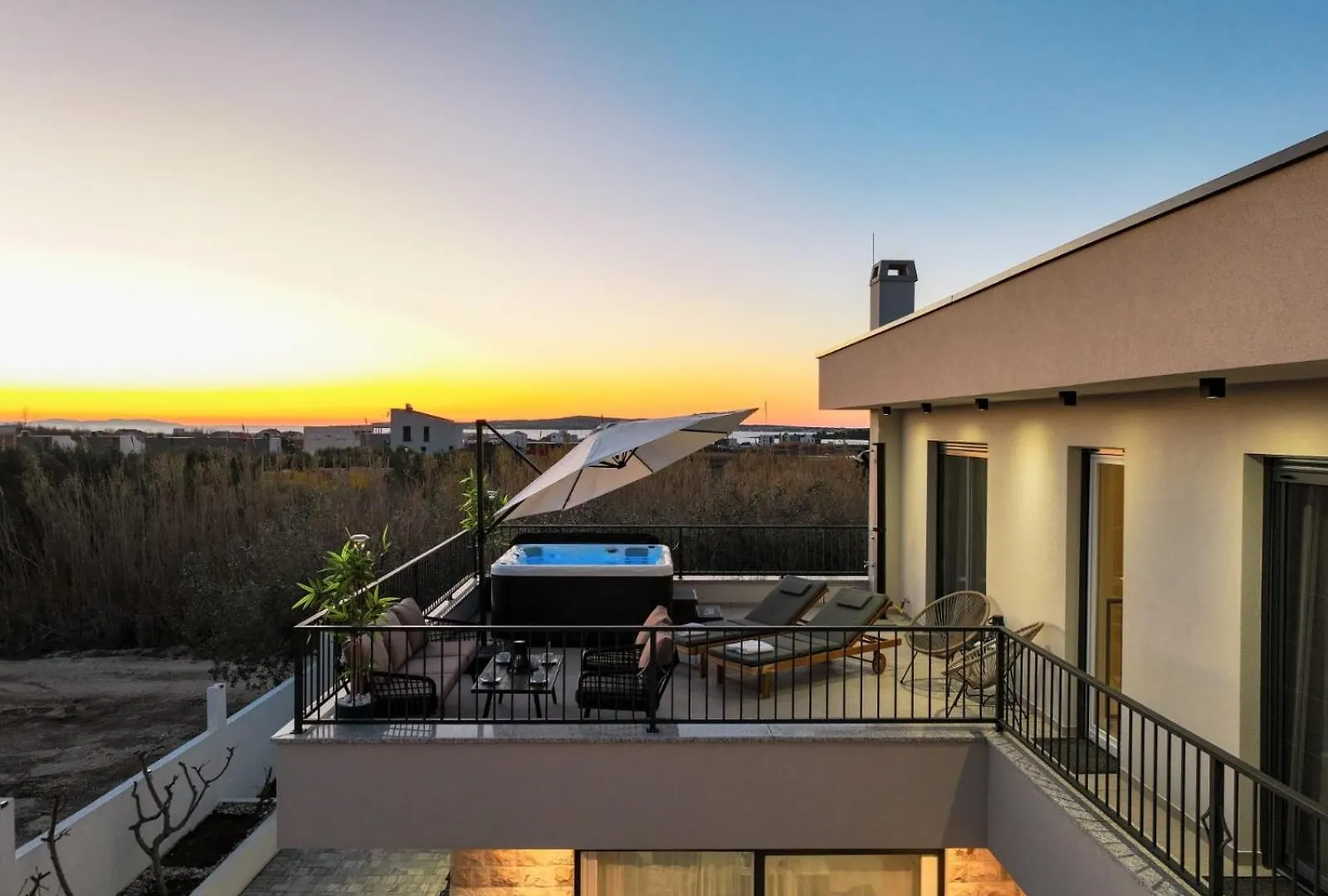 Crowonder Villa Bura With Heated Swimming Pool And Jacuzzi Privlaka