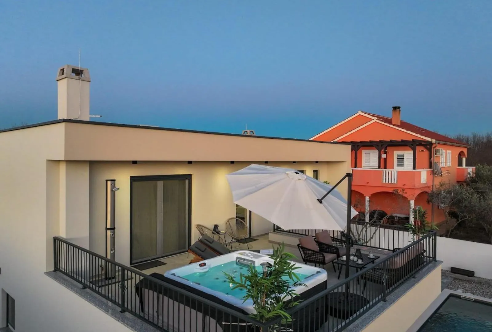 Crowonder Villa Bura With Heated Swimming Pool And Jacuzzi Privlaka  Croatia