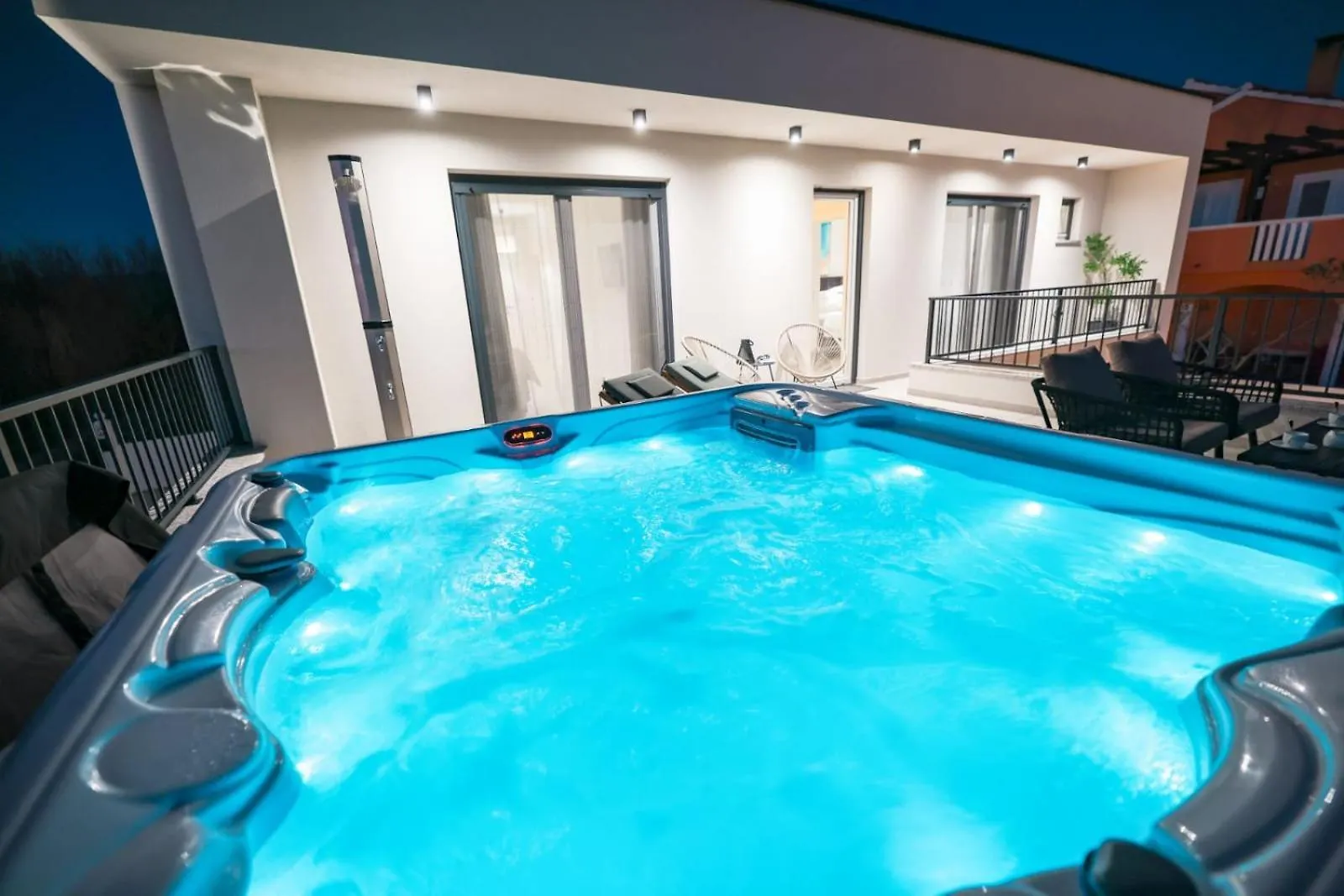 Crowonder Villa Bura With Heated Swimming Pool And Jacuzzi Privlaka  Privlaka (Zadar)